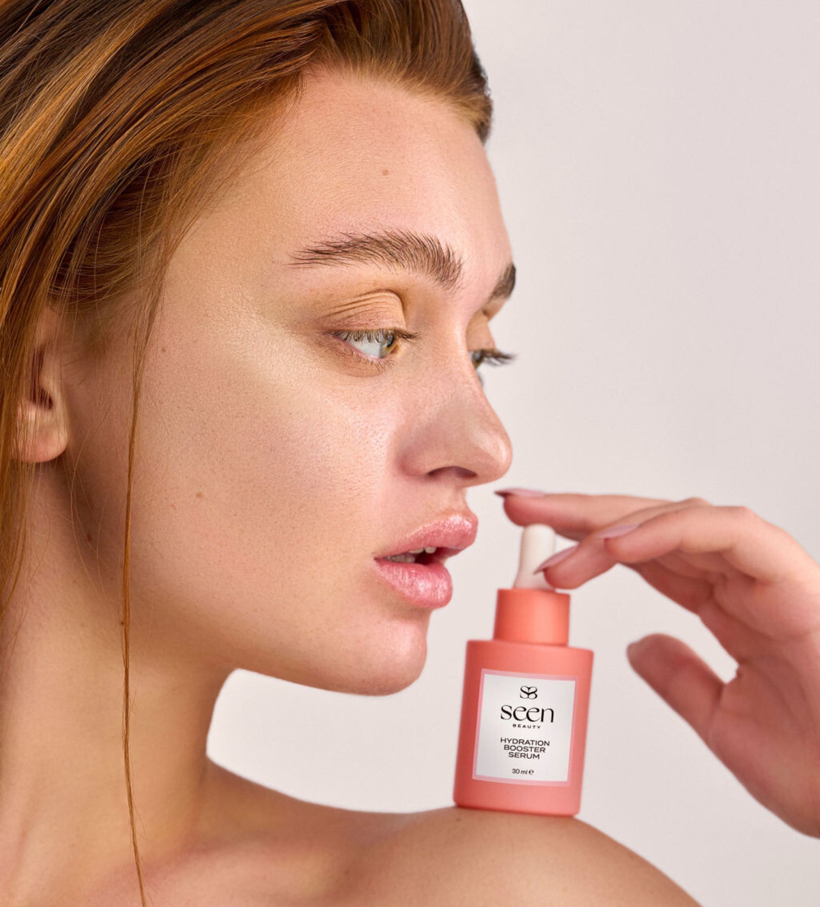 Ενυδατικός ορός με αποτέλεσμα γεμίσματος Hydration Booster